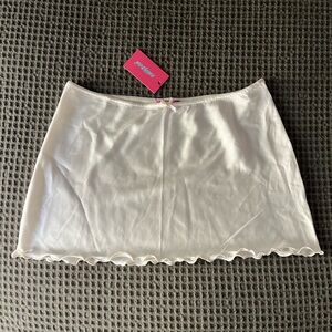 Edikted Cream Mini Skirt